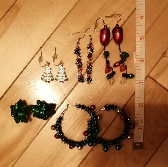 3/$40 Christmas Earrings - Picture 1 of 2